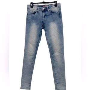 YMI wanna betta butt skinny Jeans with plates accents size Junior 7